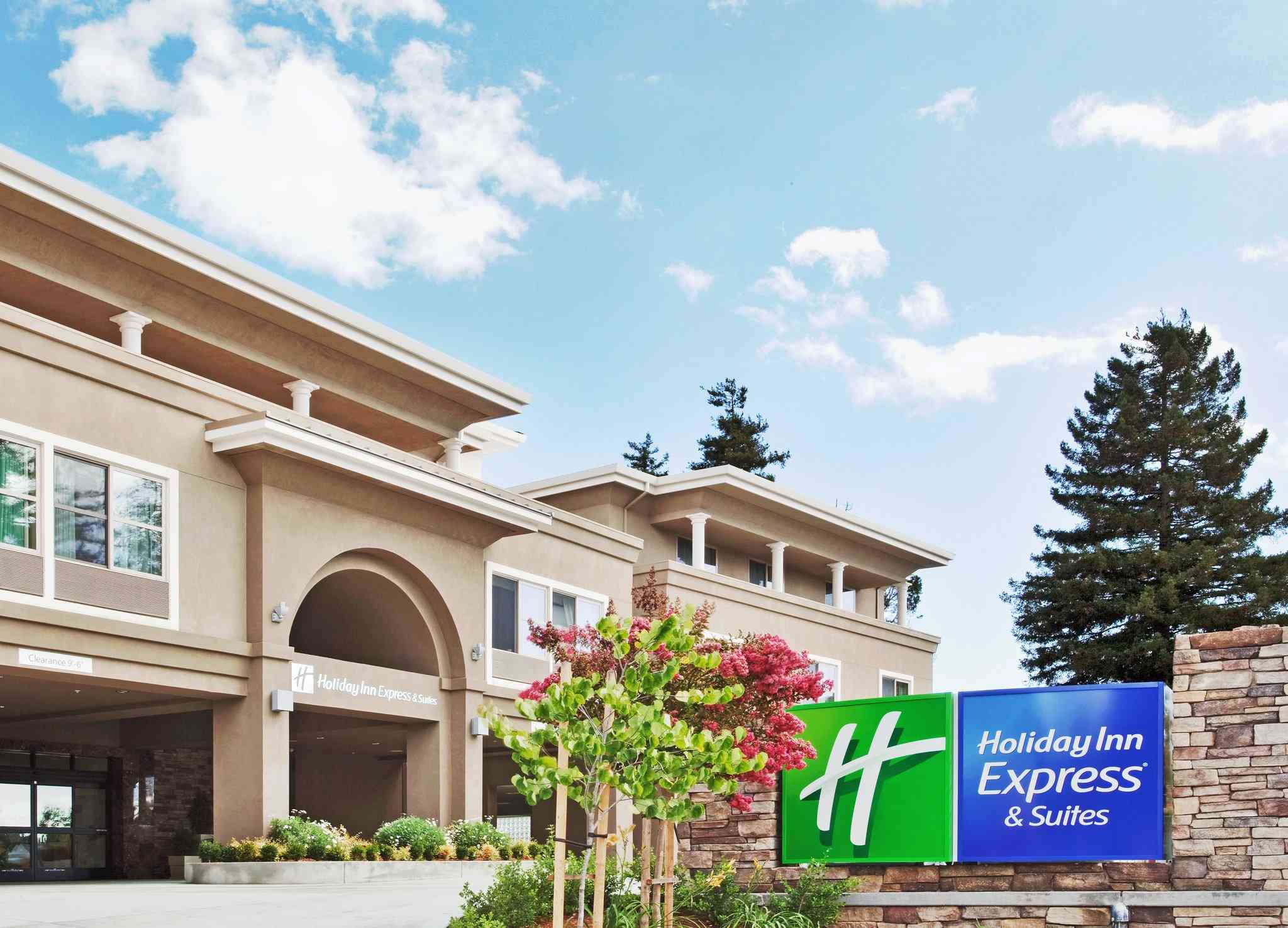Holiday Inn Express & Suites Santa Cruz в Санта-Круз, CA