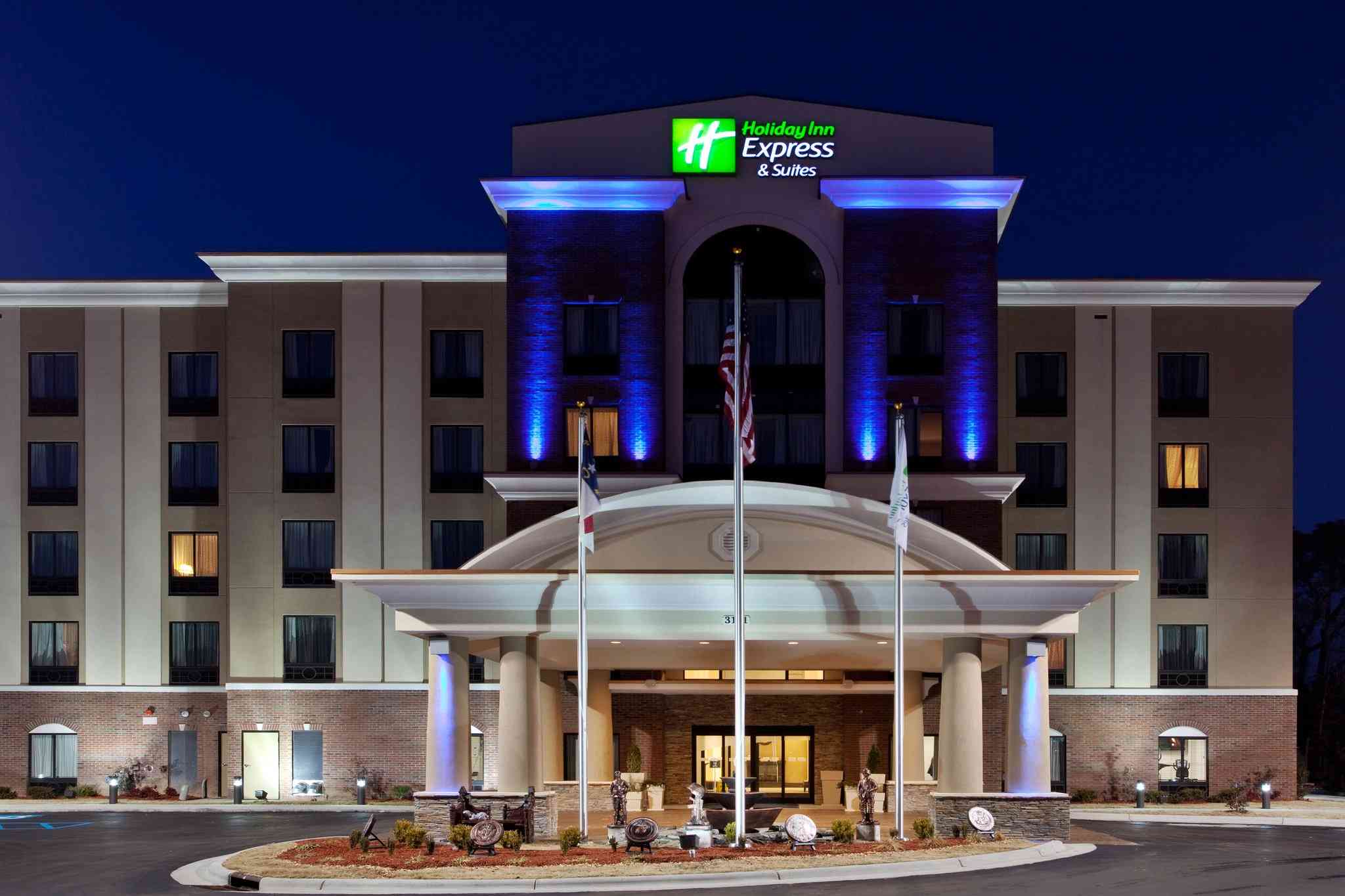 Holiday Inn Express Hotel Hope Mills-Fayetteville Arpt in Hope Mills, NC