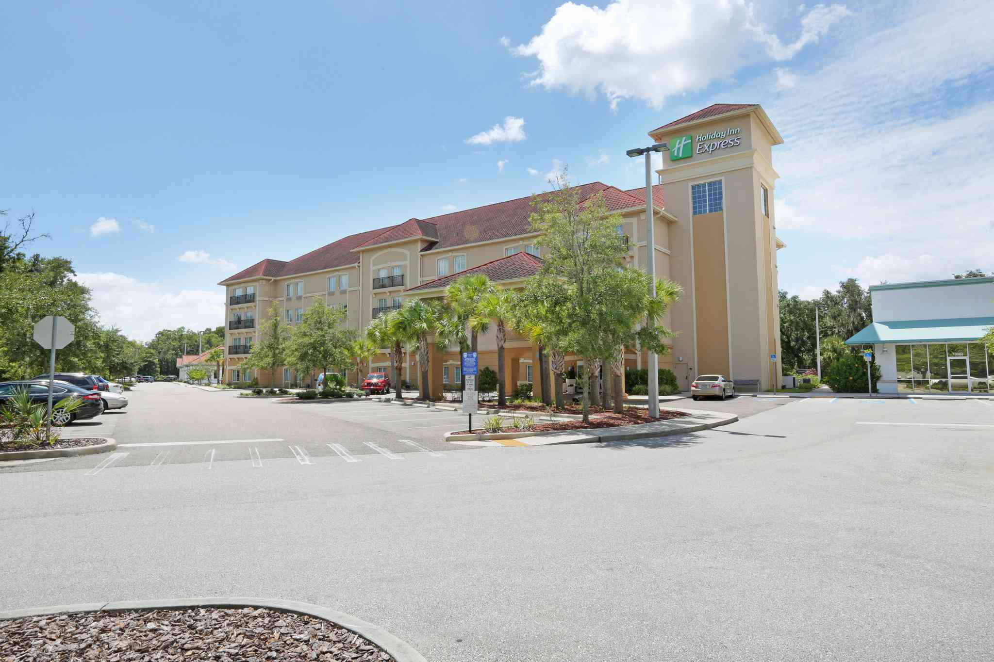 Holiday Inn Express Tampa North I-75 - University Area in Tampa, FL