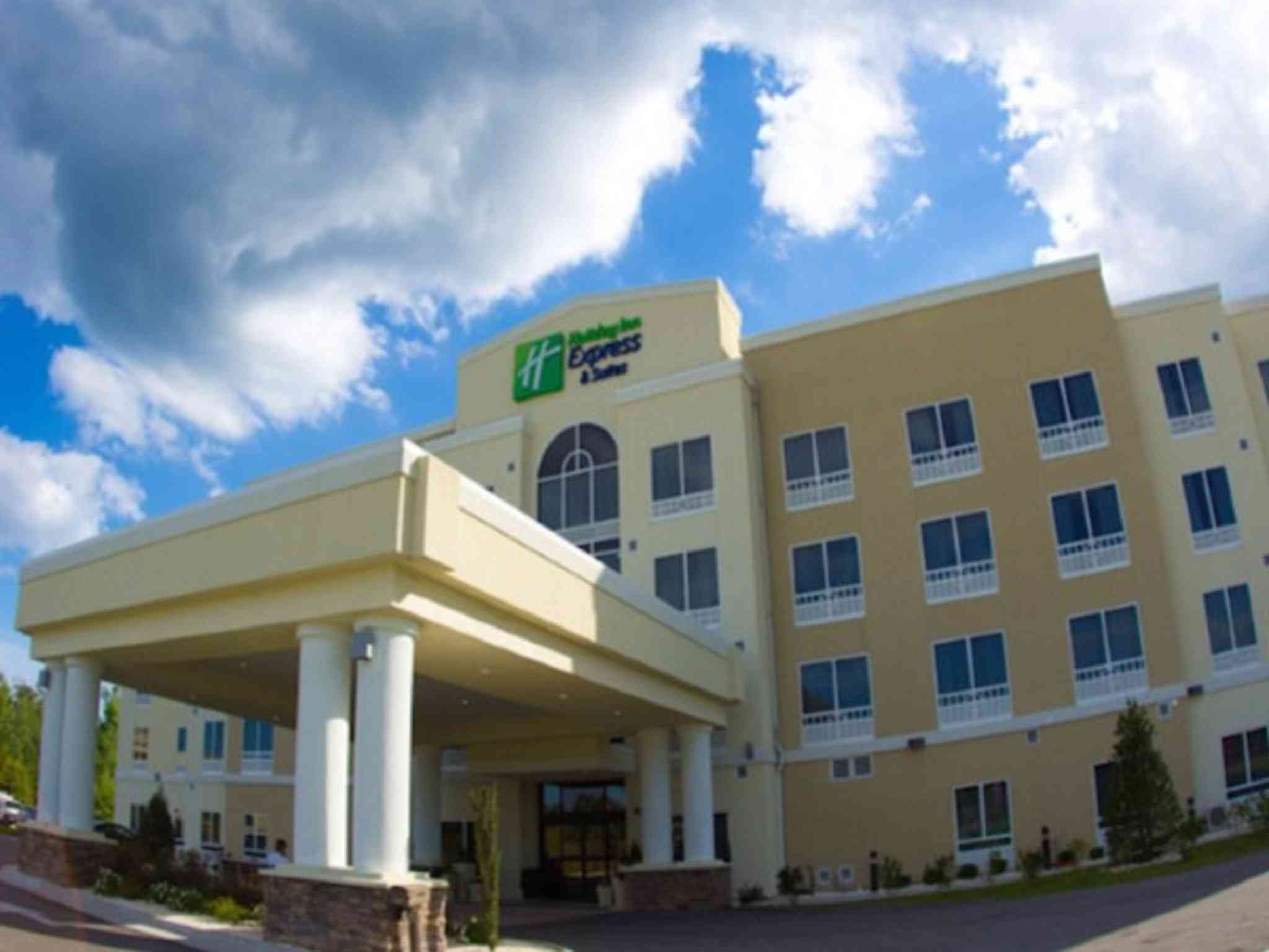 Holiday Inn Express & Suites Havelock NW-New Bern в Хейвлок, NC