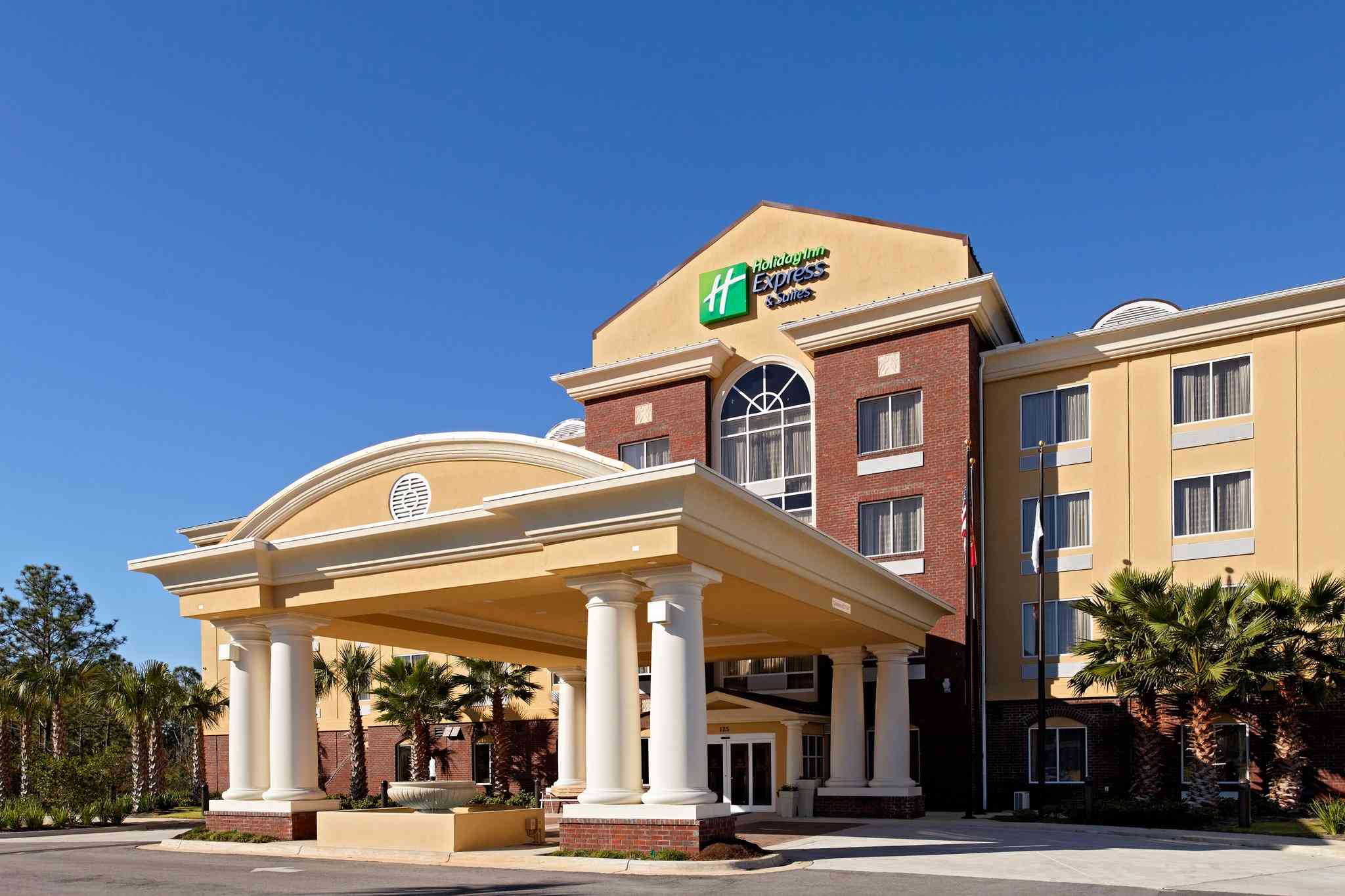 크레스트뷰, FL의 Holiday Inn Express Hotel & Suites Crestview
