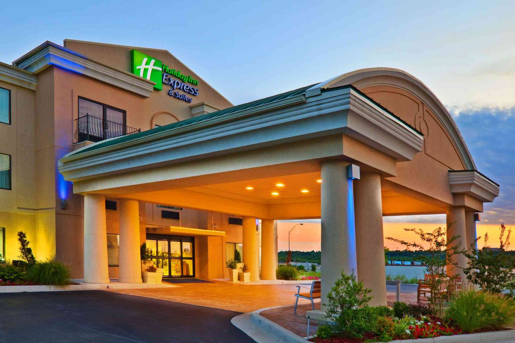 Holiday Inn Express Hotel & Suites Muskogee в Маскоги, OK