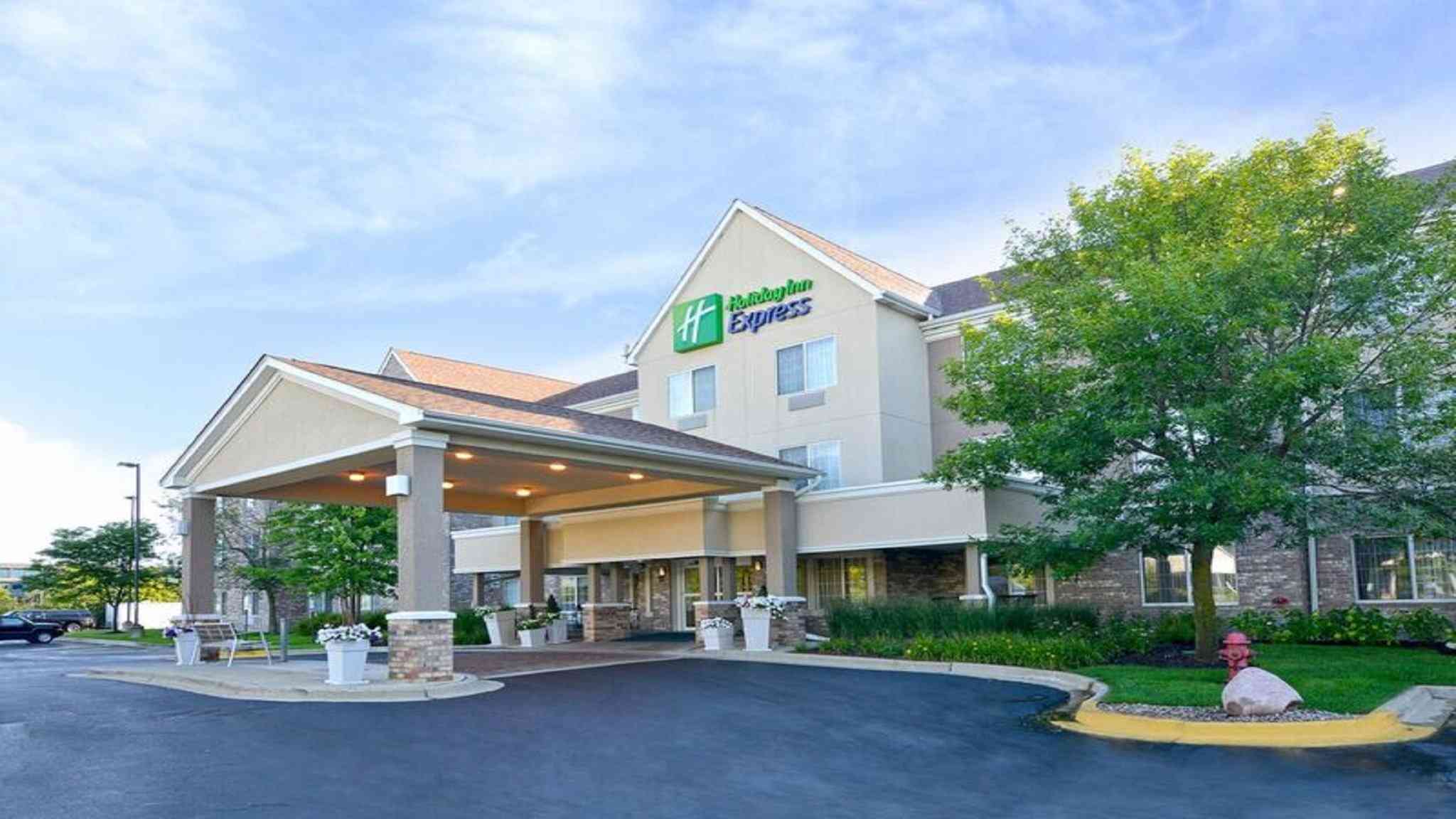 Holiday Inn Express & Suites Chicago-Deerfield/Lincolnshire в Ривервудс, IL