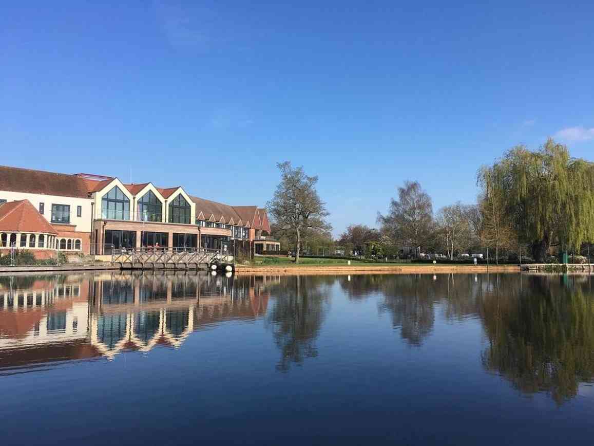 The Swan At Streatley in Lesung, GB1