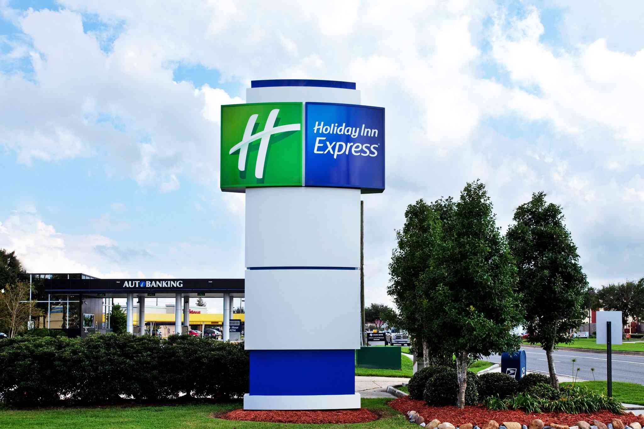 Holiday Inn Express Hotel Harvey Marrero в Харви, LA