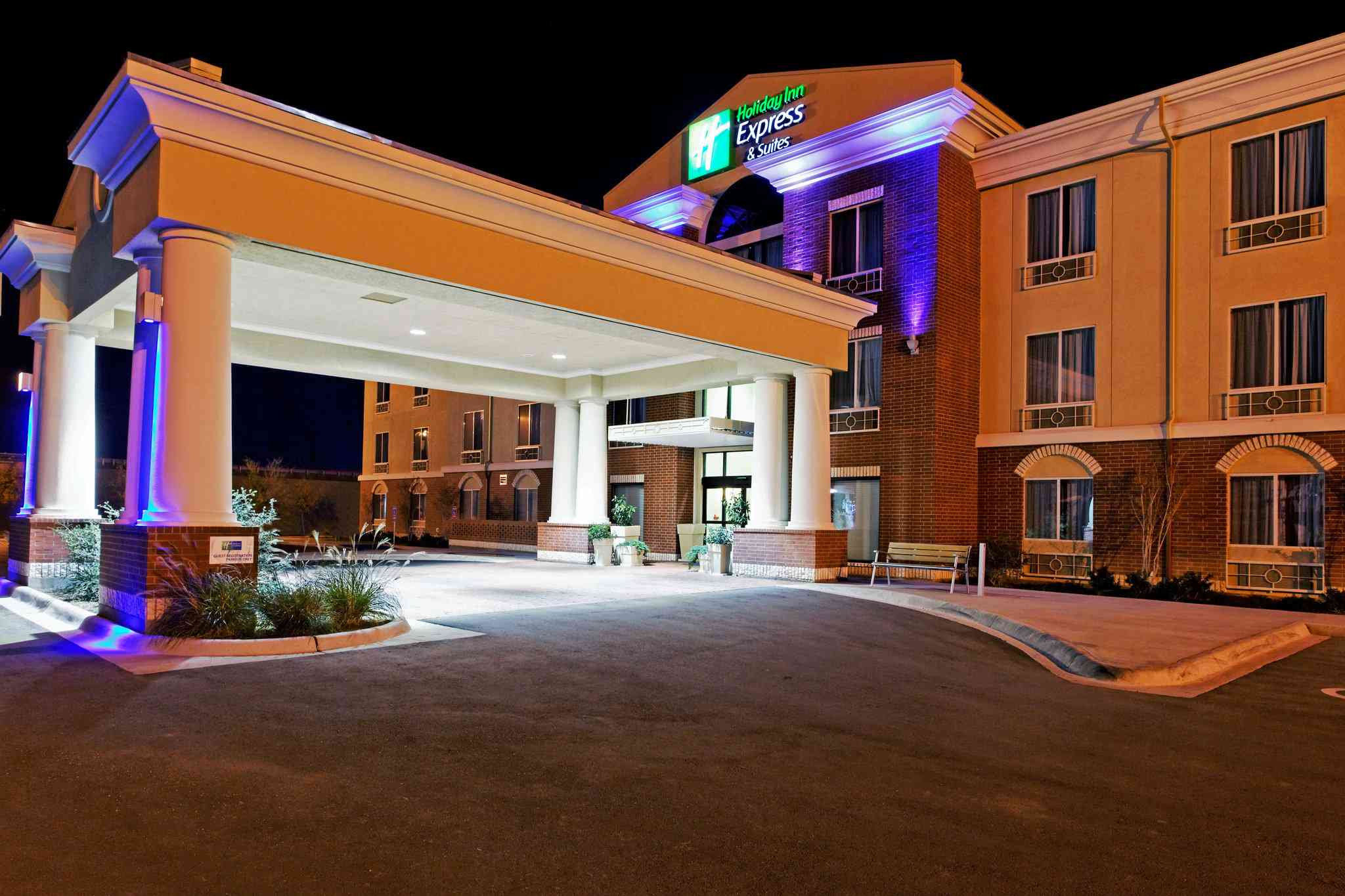 Holiday Inn Express Hotel & Suites Ozona in Ozona, TX