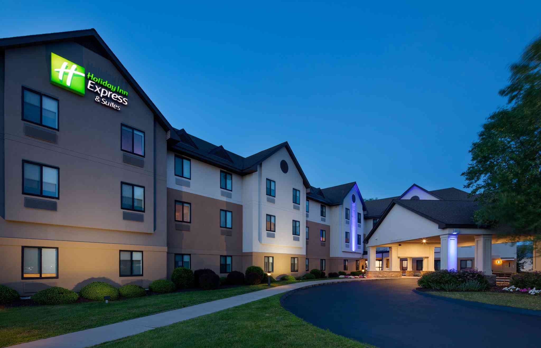 Holiday Inn Express Hotel & Suites Bradley Airport en Cerraduras Windsor, CT