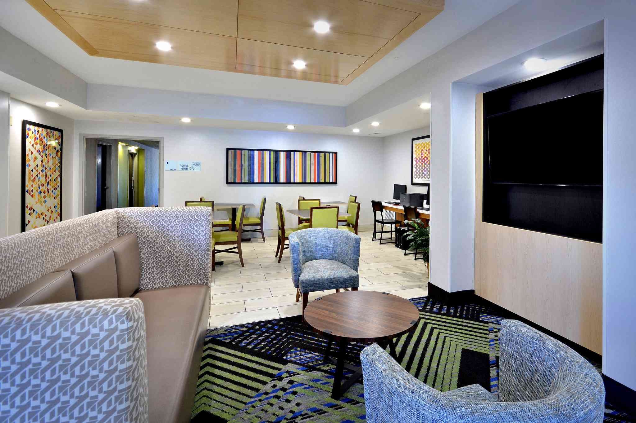 Holiday Inn Express Durham в Дарем, NC