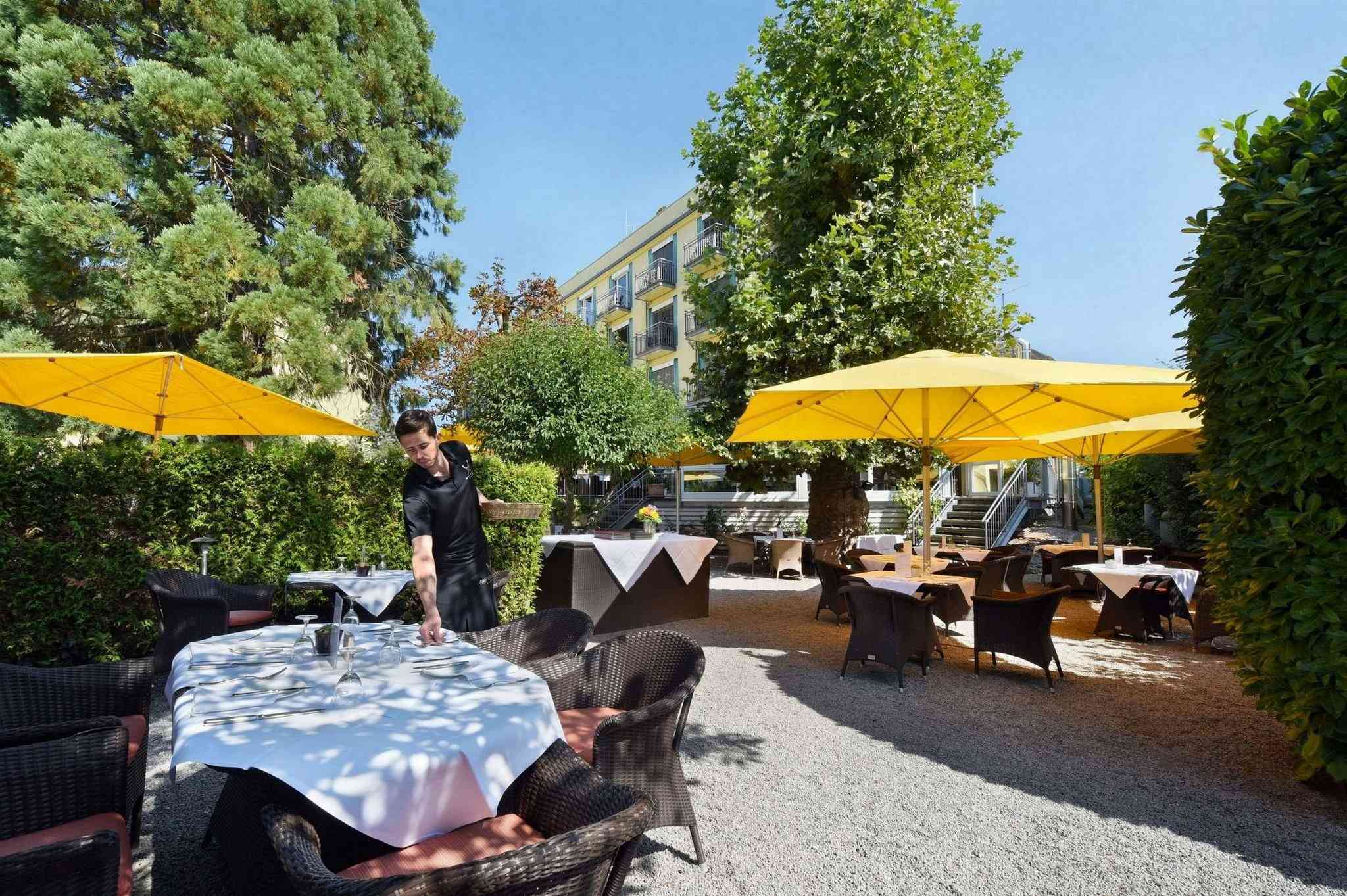 布赖斯高河畔弗赖堡, DE 的 Hotel Hirschen