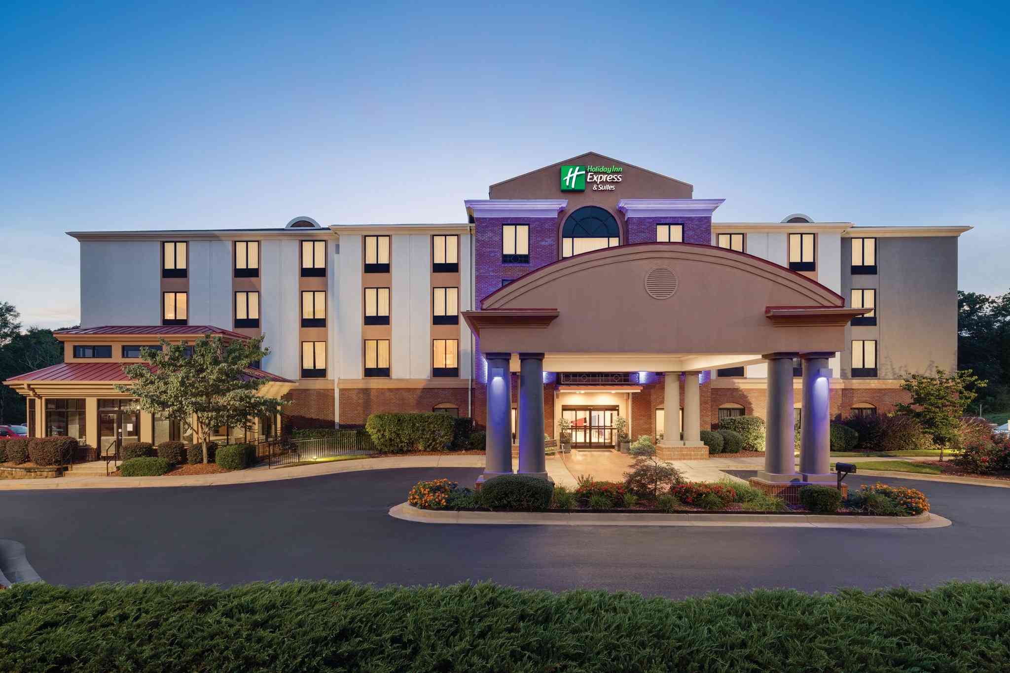 Holiday Inn Express Hotel & Suites Lavonia a Lavonia, GA