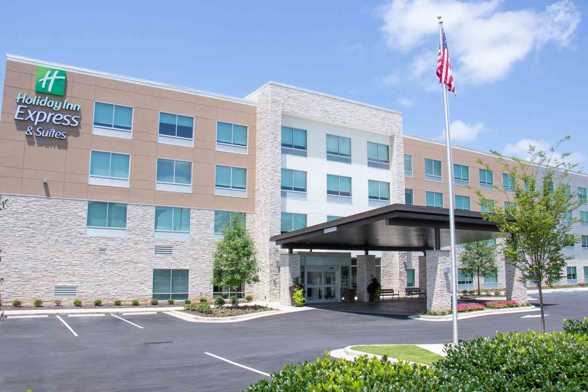 Holiday Inn Express & Suites Tuscaloosa East - Cottondale в Коттондейл, AL