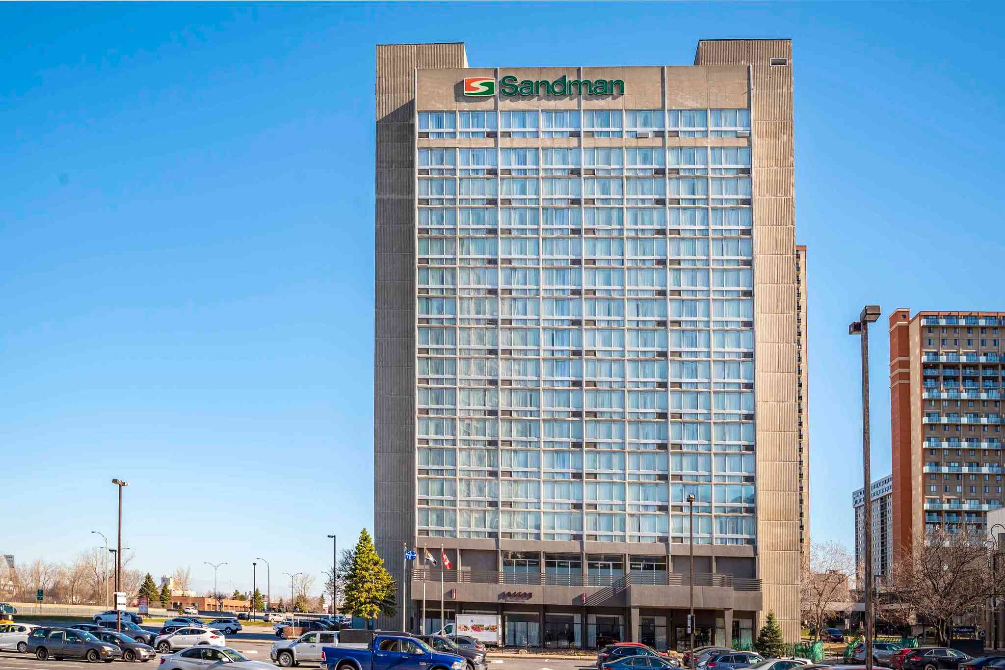 Sandman Hotel Montreal-Longueuil, Quebec в Longueuil, QC