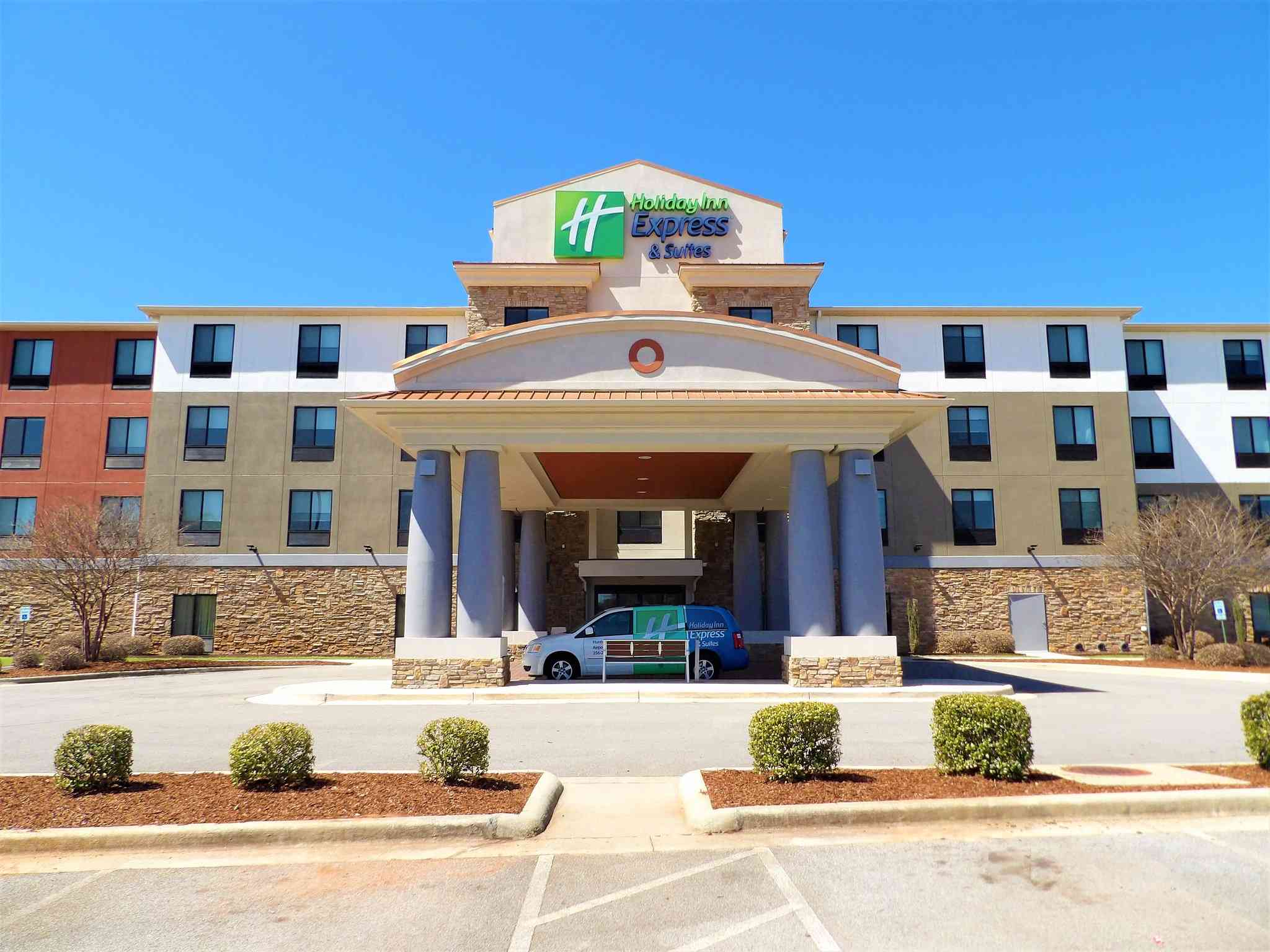Holiday Inn Express & Suites Huntsville West - Madison в Мэдисон, AL