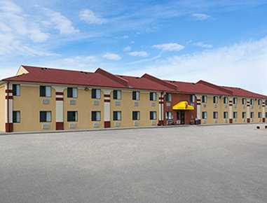 Super 8 by Wyndham Park City/North Wichita Area i Park City, KS