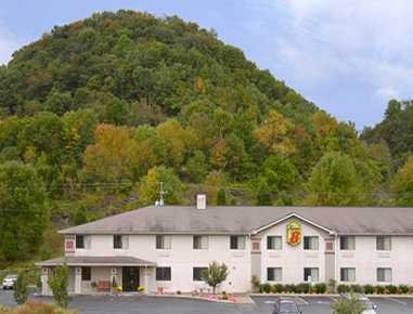 Super 8 by Wyndham Lebanon in Lebanon, VA