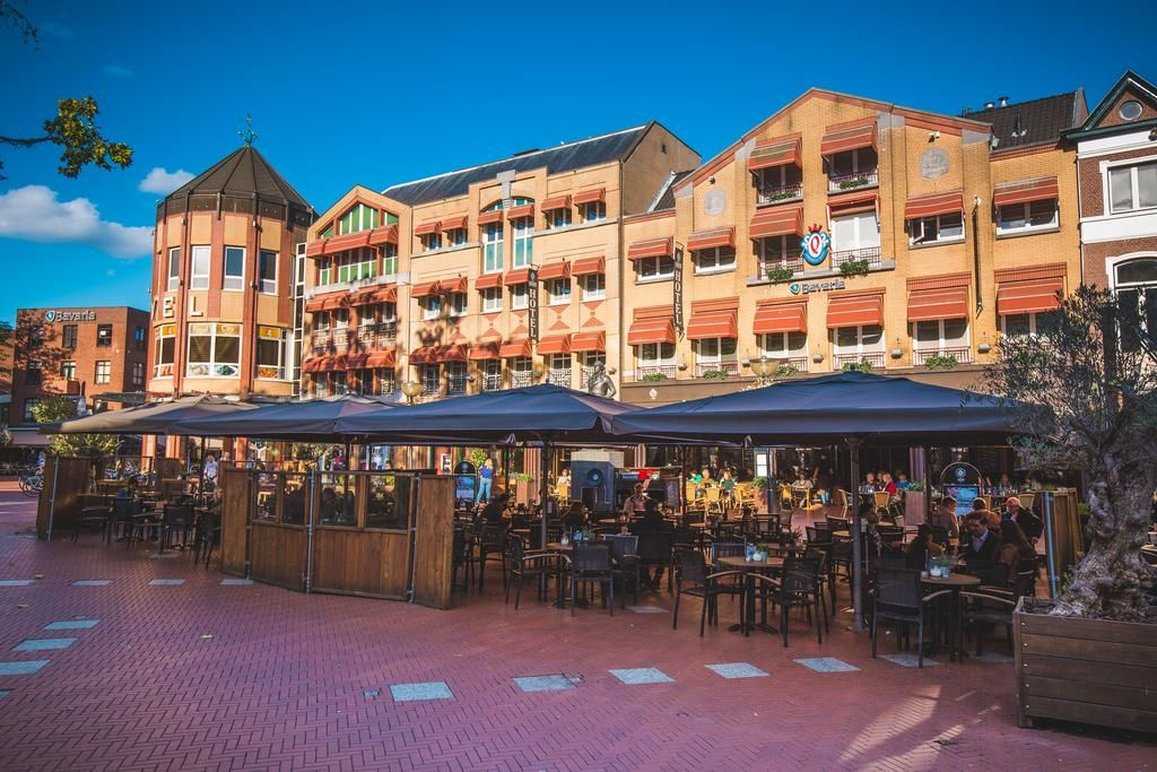 Eindhoven, NL 的 Queen Hotel Cafe Restaurant