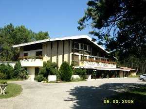 Arcantis Hotel Paris-Madrid a Lesperon, FR