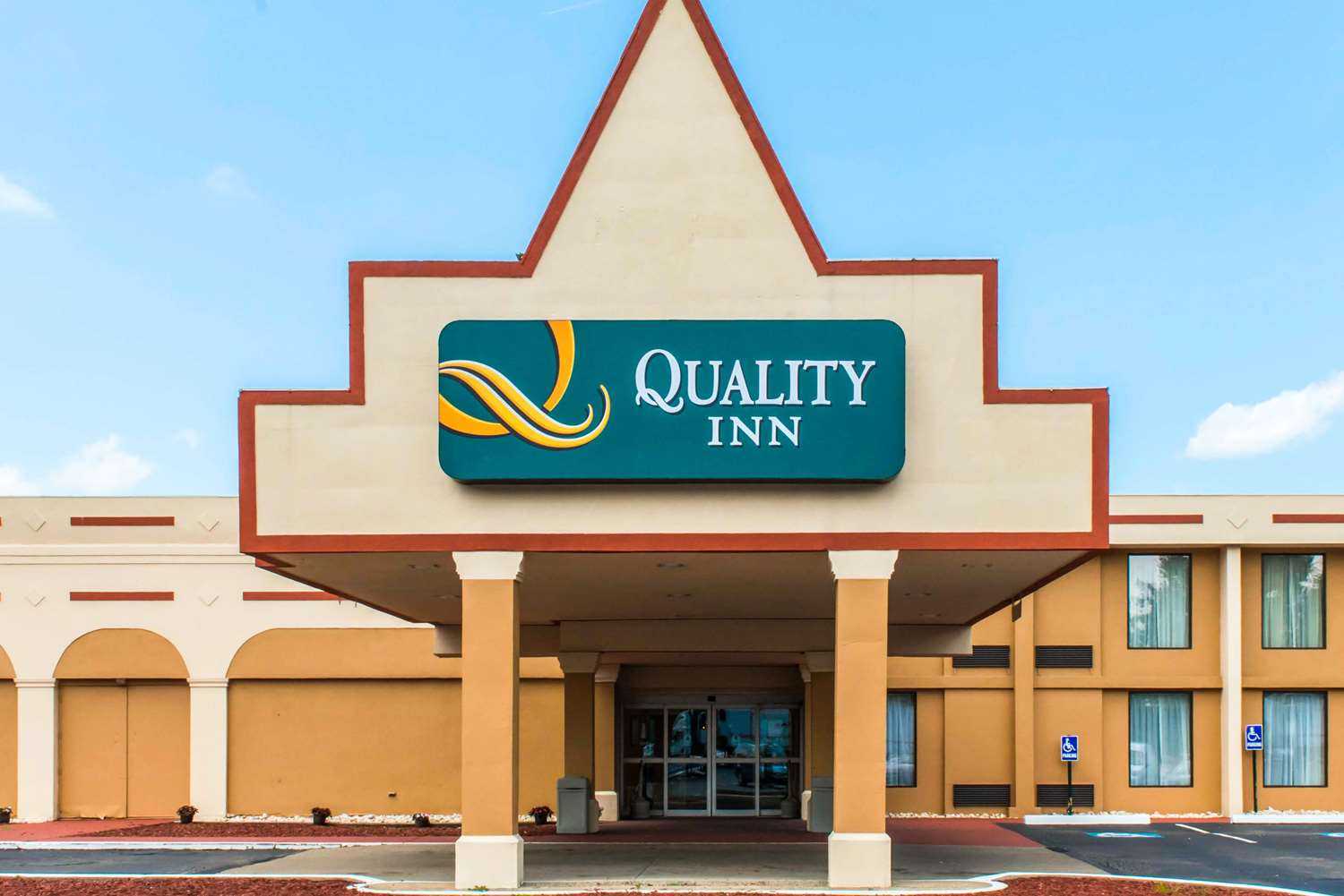 Quality Inn New Kensington в New Kensington, PA