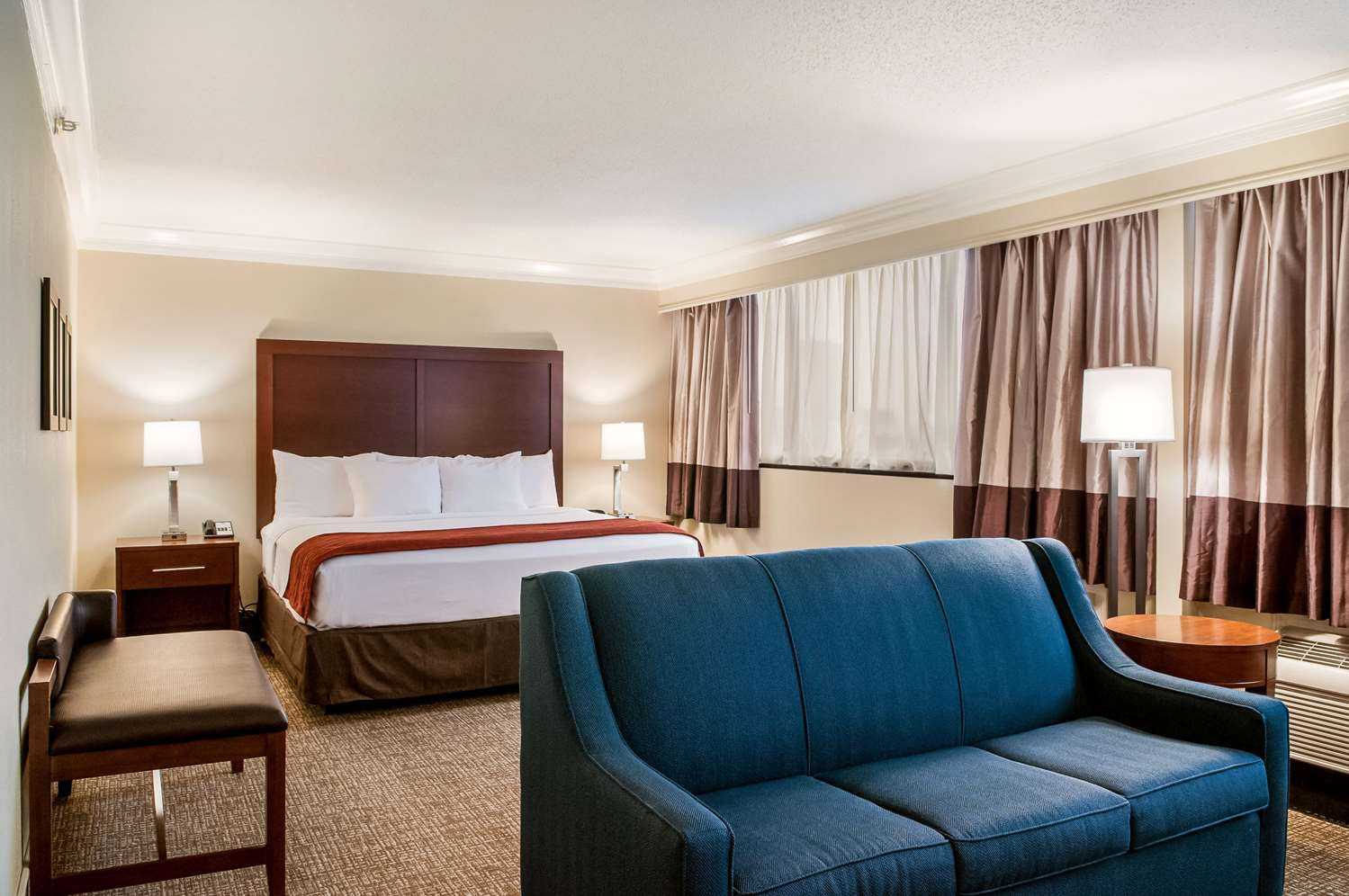 Comfort Inn and Suites At Copeland Tower in Metairie, LA