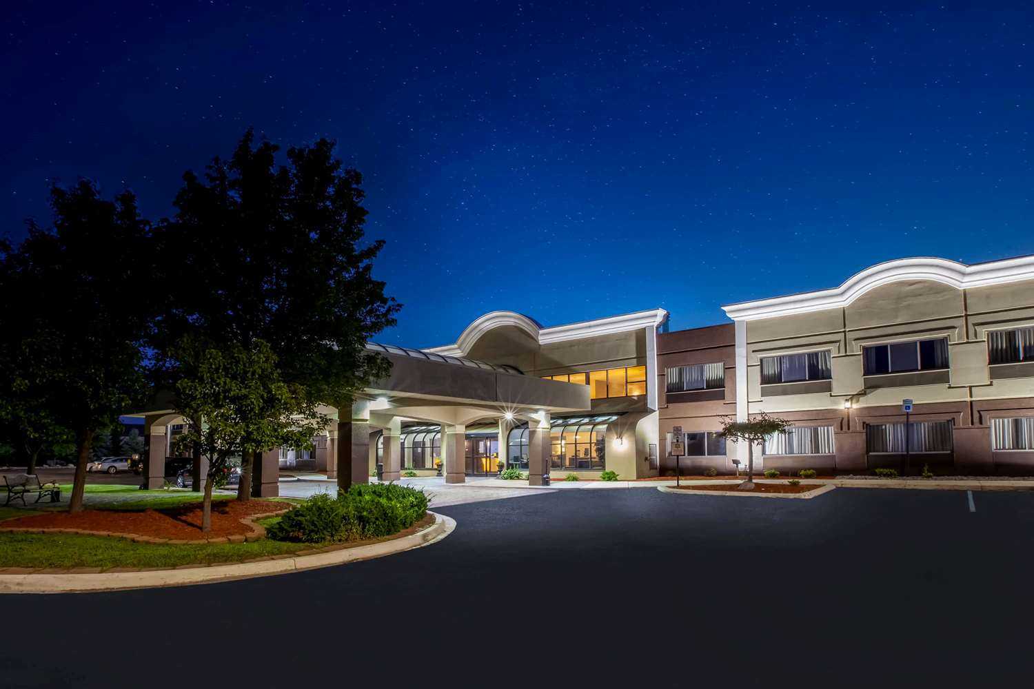 Rochester Hills, MI의 Days Inn & Suites by Wyndham Rochester Hills MI