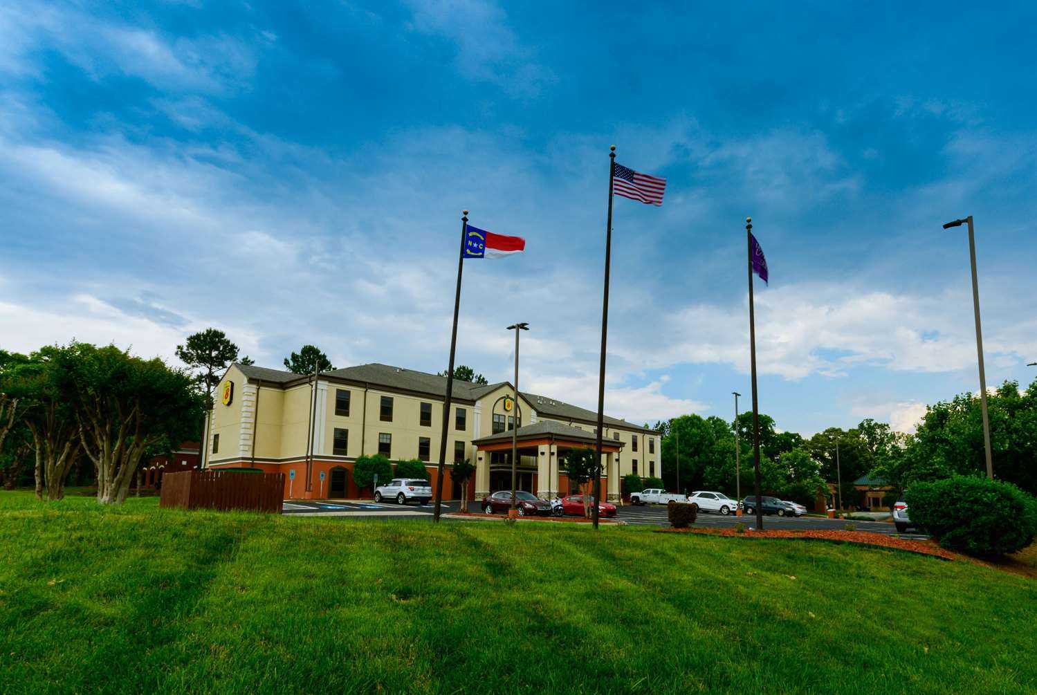 Super 8 by Wyndham High Point/Greensboro in Höhepunkt, NC