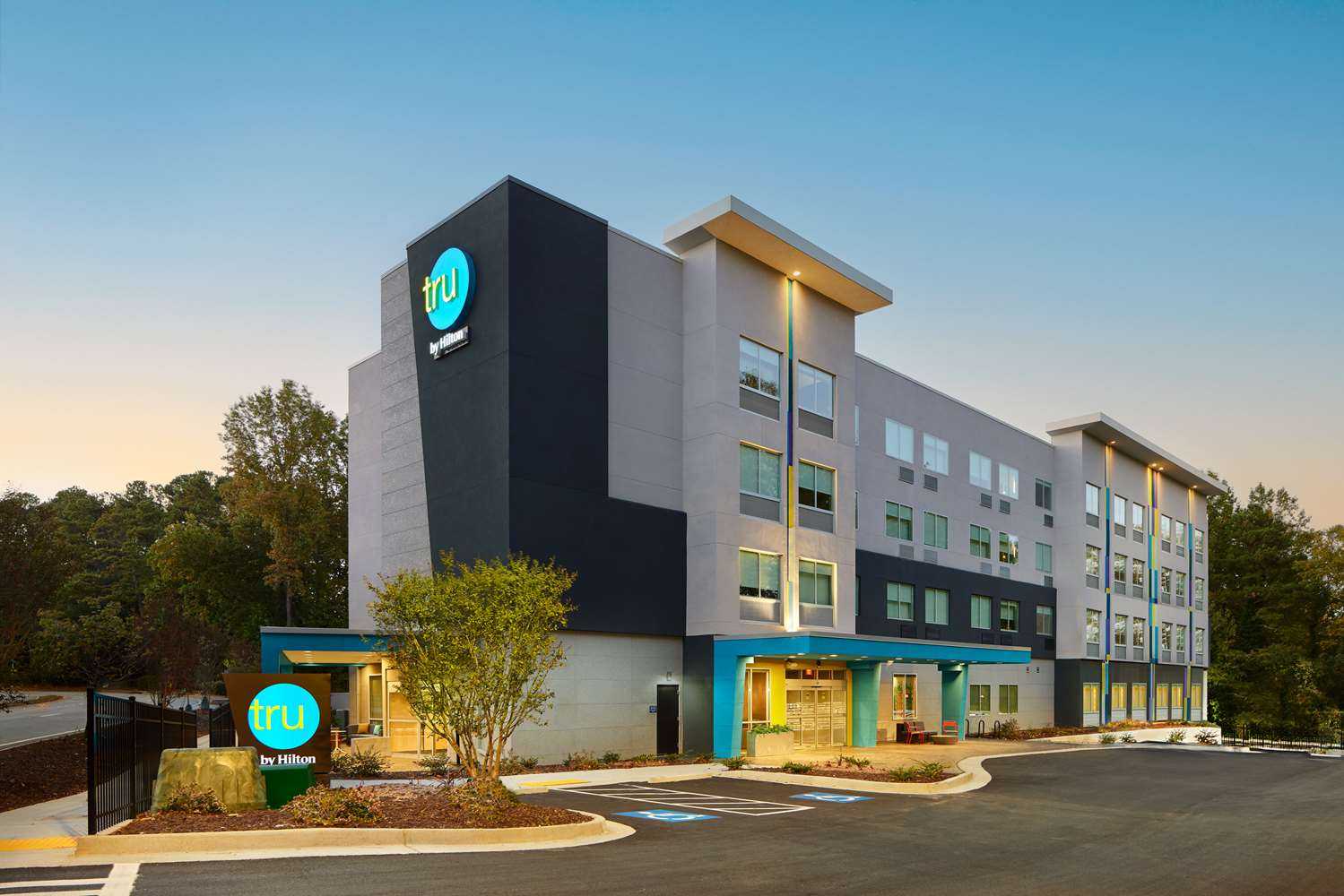 Tru by Hilton Atlanta Northlake Parkway in Atlanta, GA