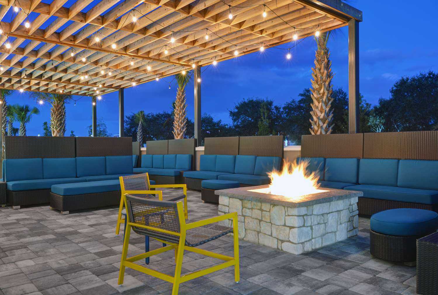 Home2 Suites by Hilton Melbourne Viera в Melbourne, FL