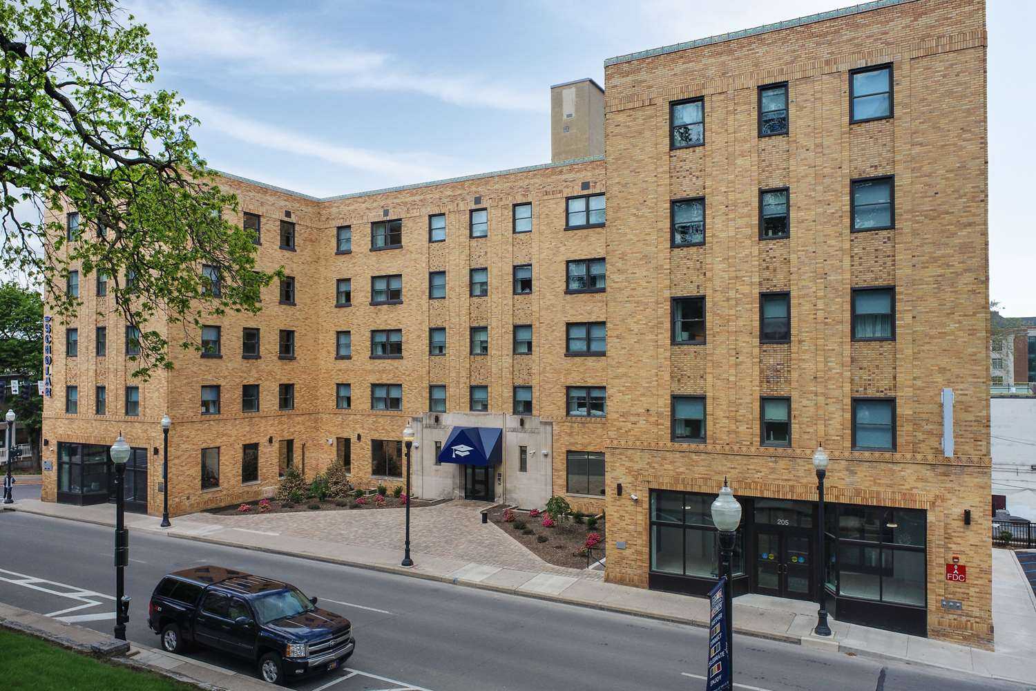 State College, PA의 Scholar State College, Tapestry Collection by Hilton