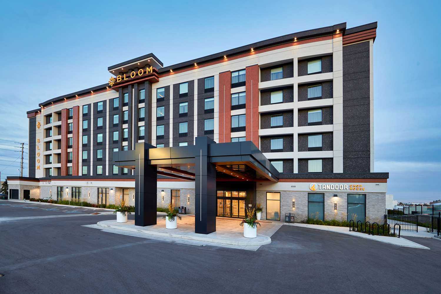 Bloom Mississauga, Tapestry Collection by Hilton a Mississauga, ON