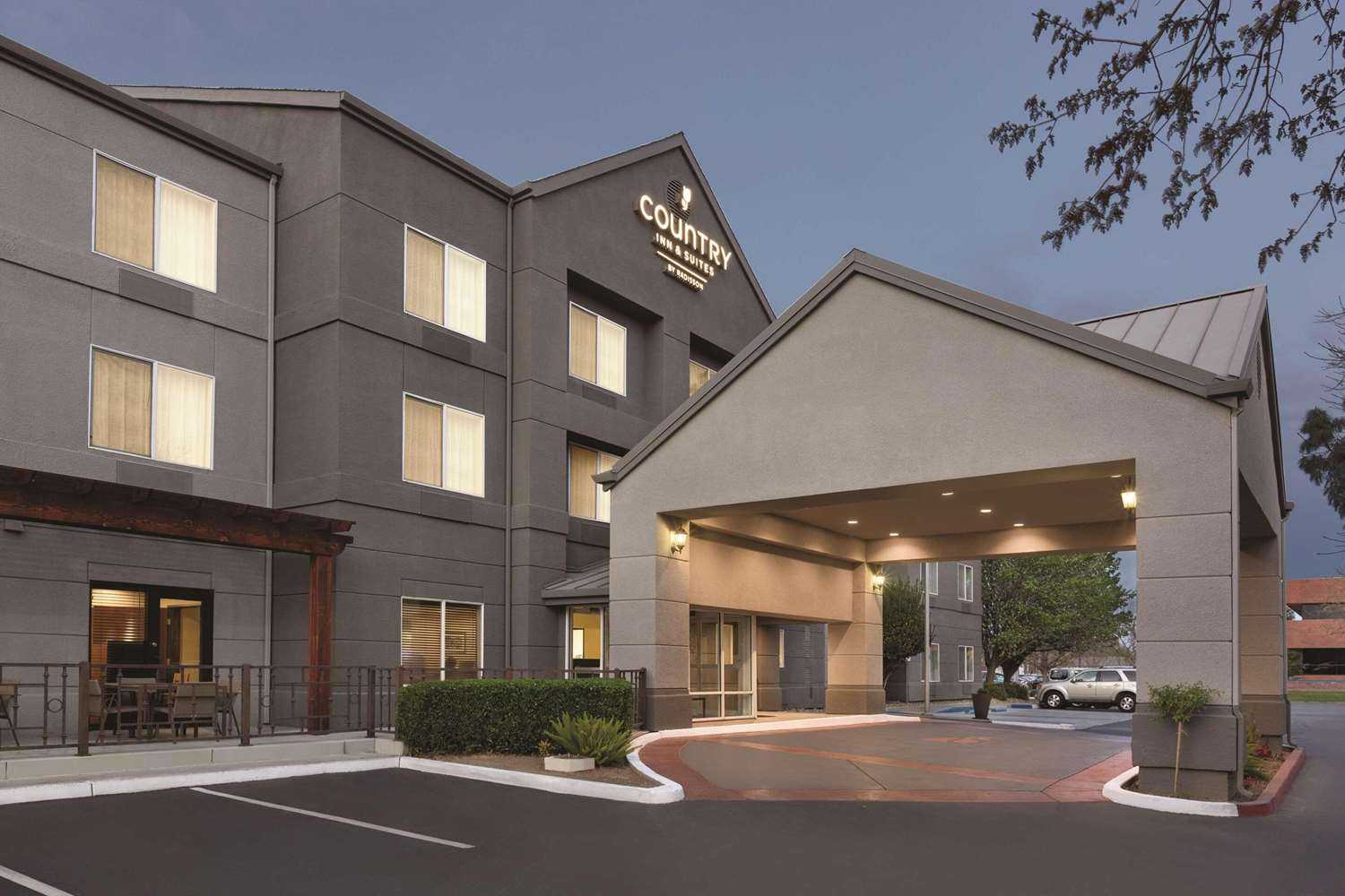 Country Inn & Suites By Radisson, Fresno North in Fresno, CA