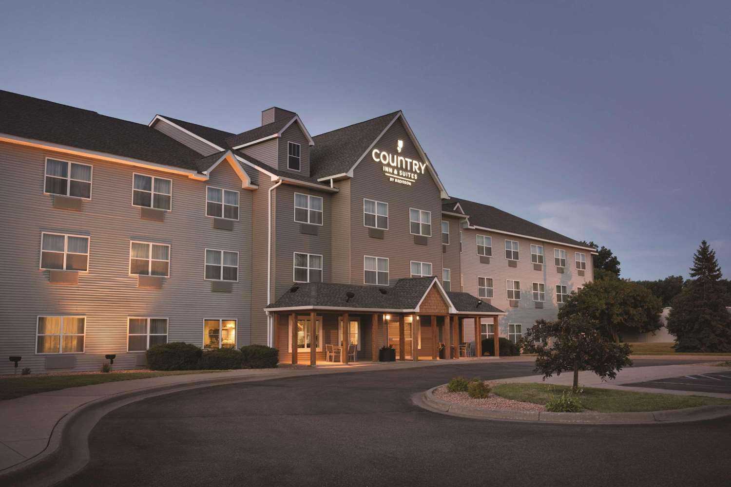 Brooklyn Center, MN 的 Country Inn & Suites By Radisson Brooklyn Center