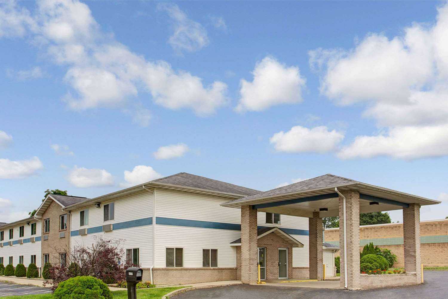 Super 8 by Wyndham Heath/Newark в Heath, OH