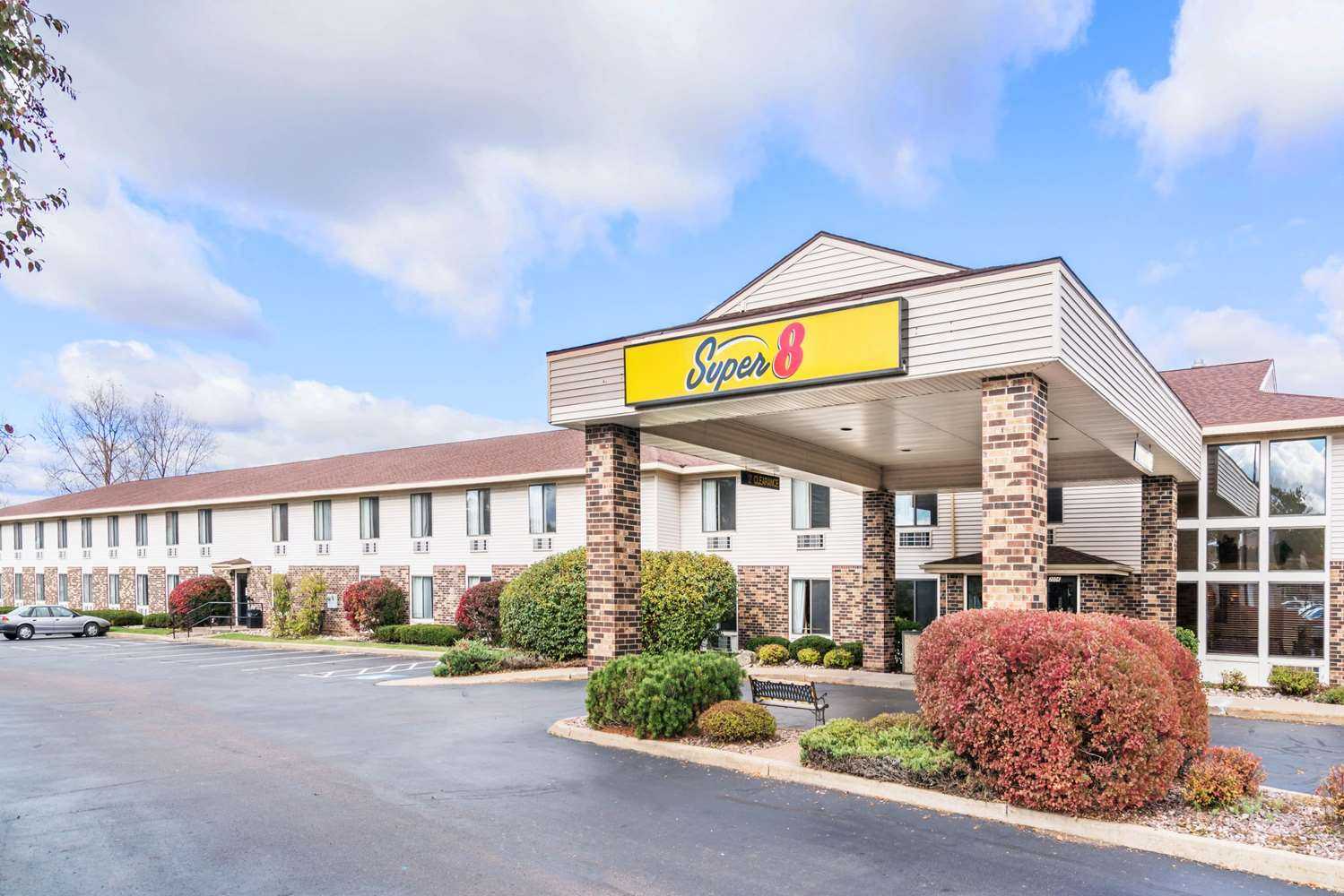 Super 8 by Wyndham Wausau в Wausau, WI