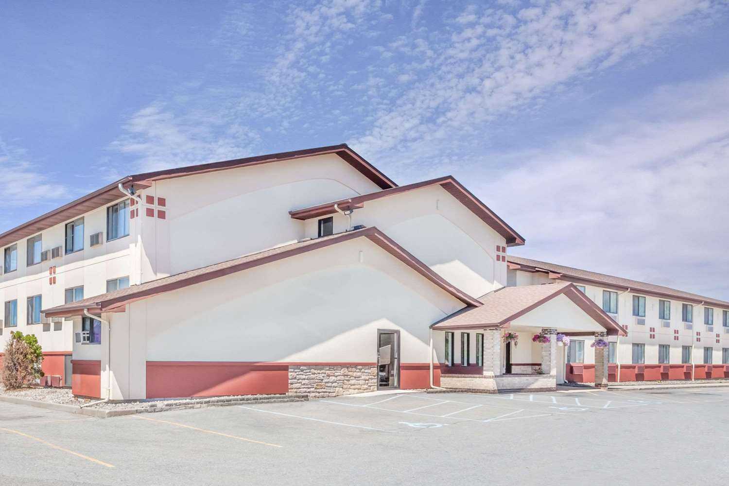 Super 8 by Wyndham Montgomery Maybrook, Montgomery, NY