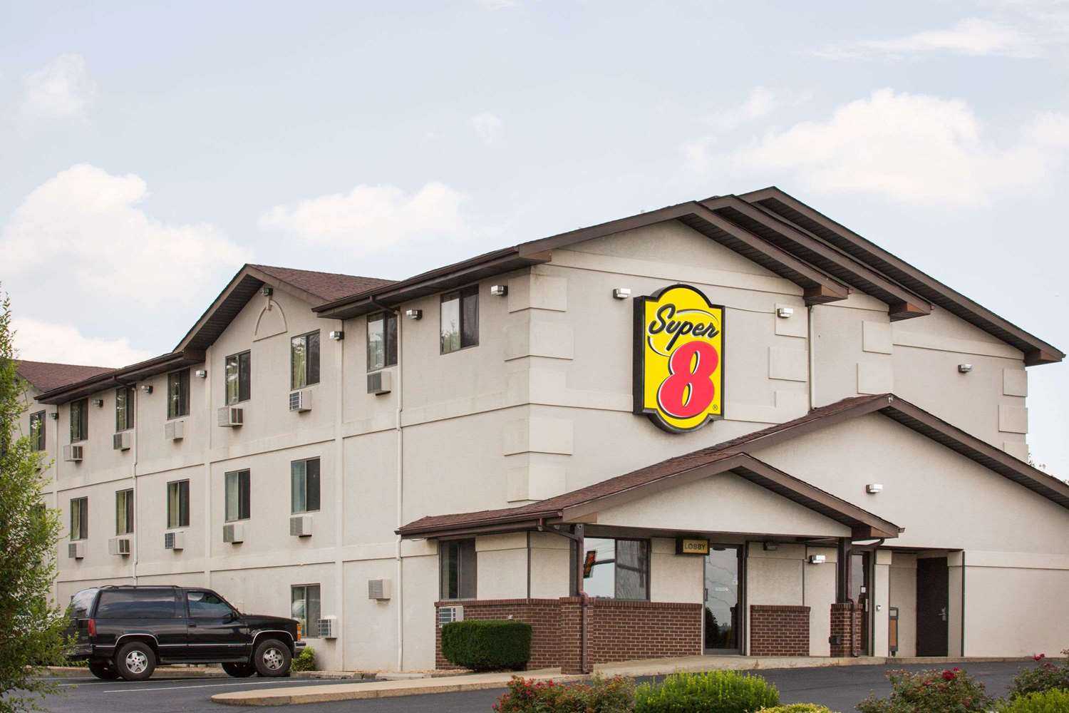 Super 8 by Wyndham Lexington VA a Lexington, VA