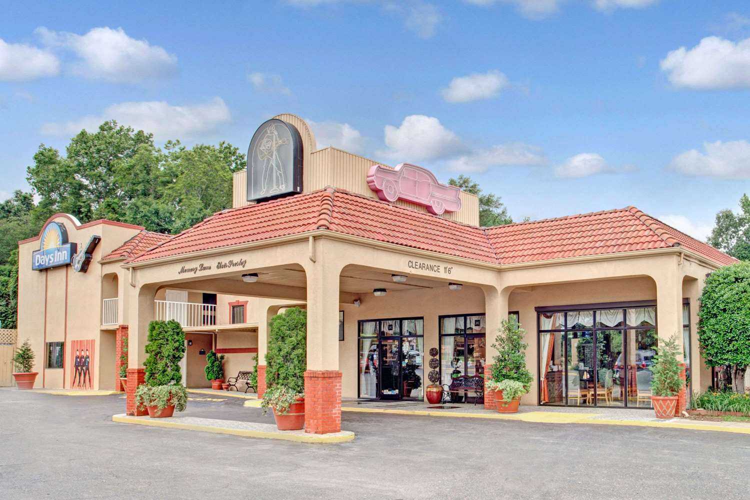 Days Inn by Wyndham Memphis at Graceland em Memphis, TN