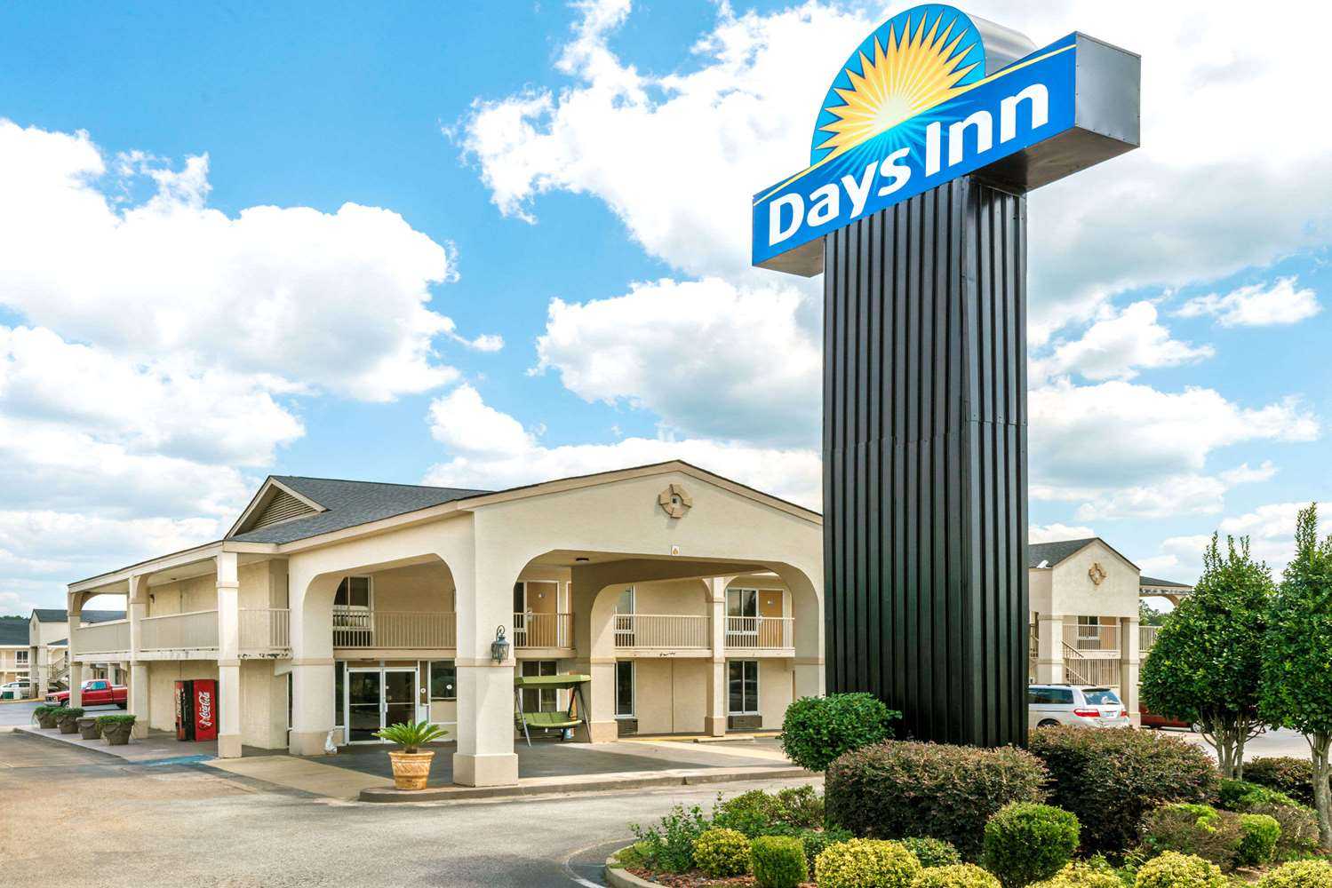 Days Inn by Wyndham Shorter i Shorter, AL