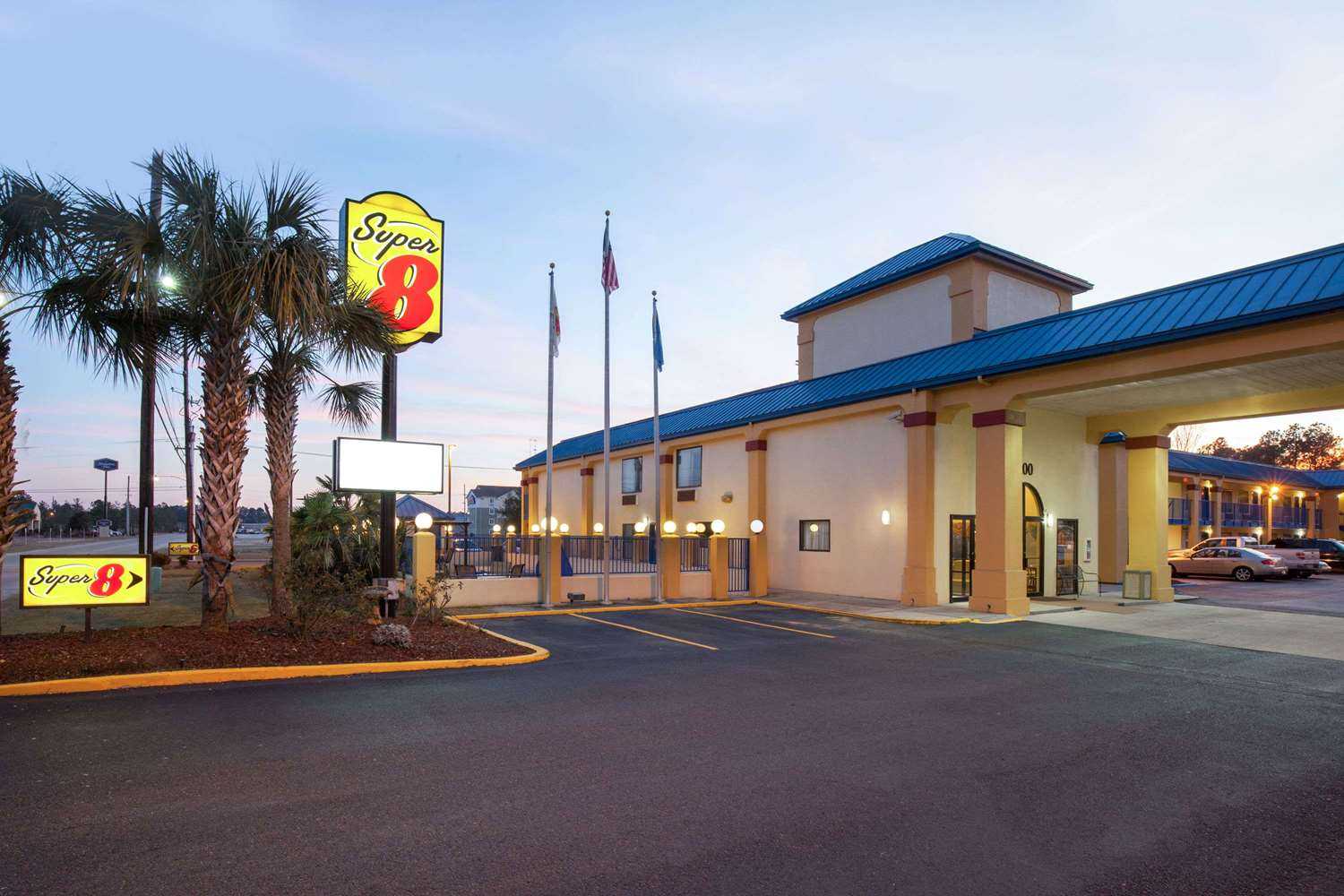 Super 8 by Wyndham Hammond in Hammond, LA