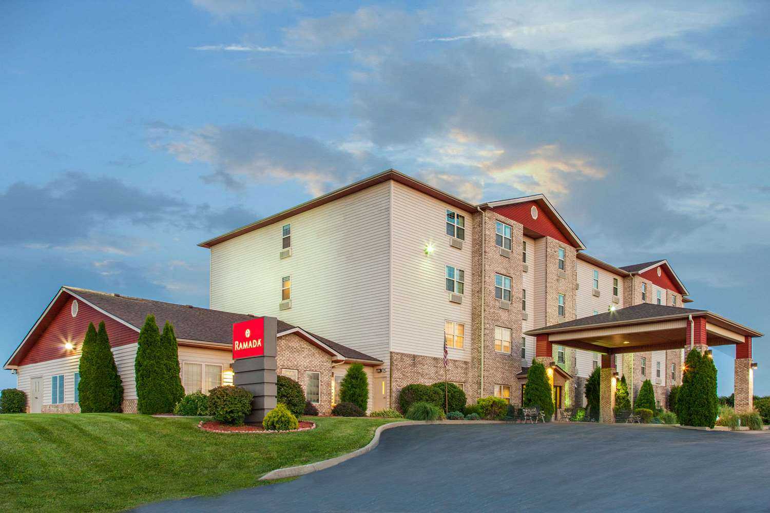 Ramada by Wyndham Sparta/At Speedway en Esparta, KY