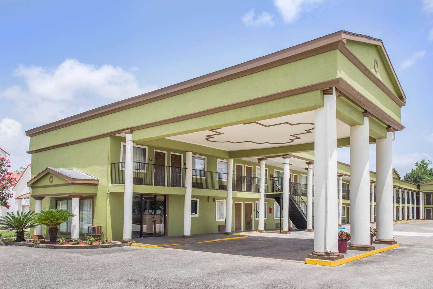 Days Inn by Wyndham Crowley in Crowley, LA