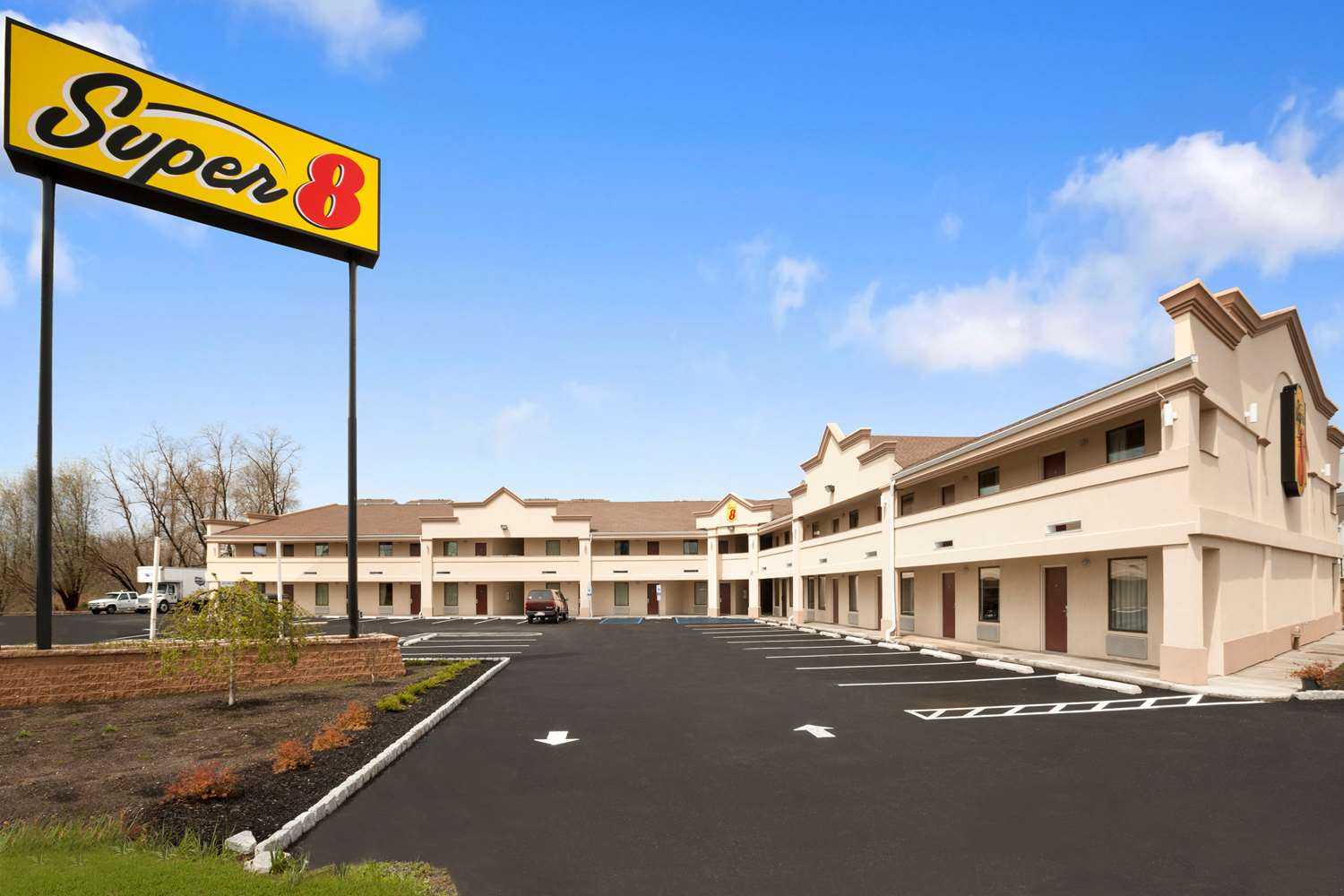 Super 8 by Wyndham Rahway/Newark in Rahway, NJ