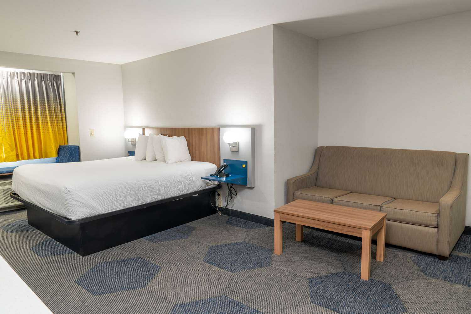 Microtel Inn & Suites by Wyndham Pigeon Forge in Pigeon Forge, TN