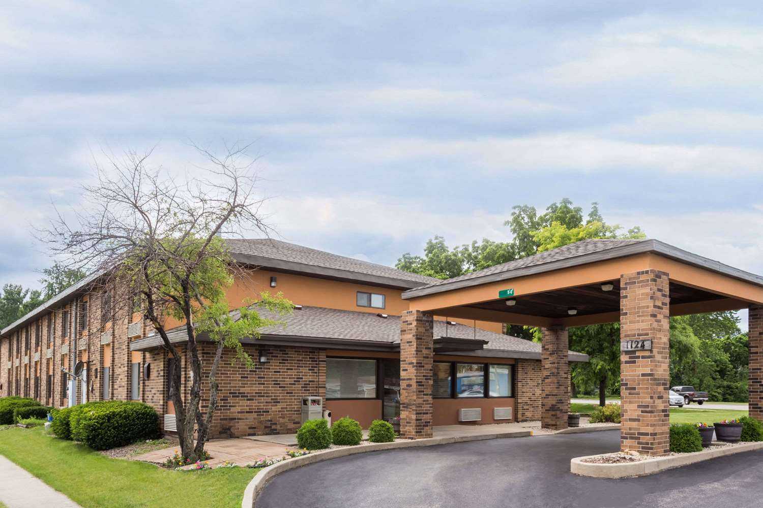 Stoughton, WIにおけるDays Inn by Wyndham Stoughton WI. 