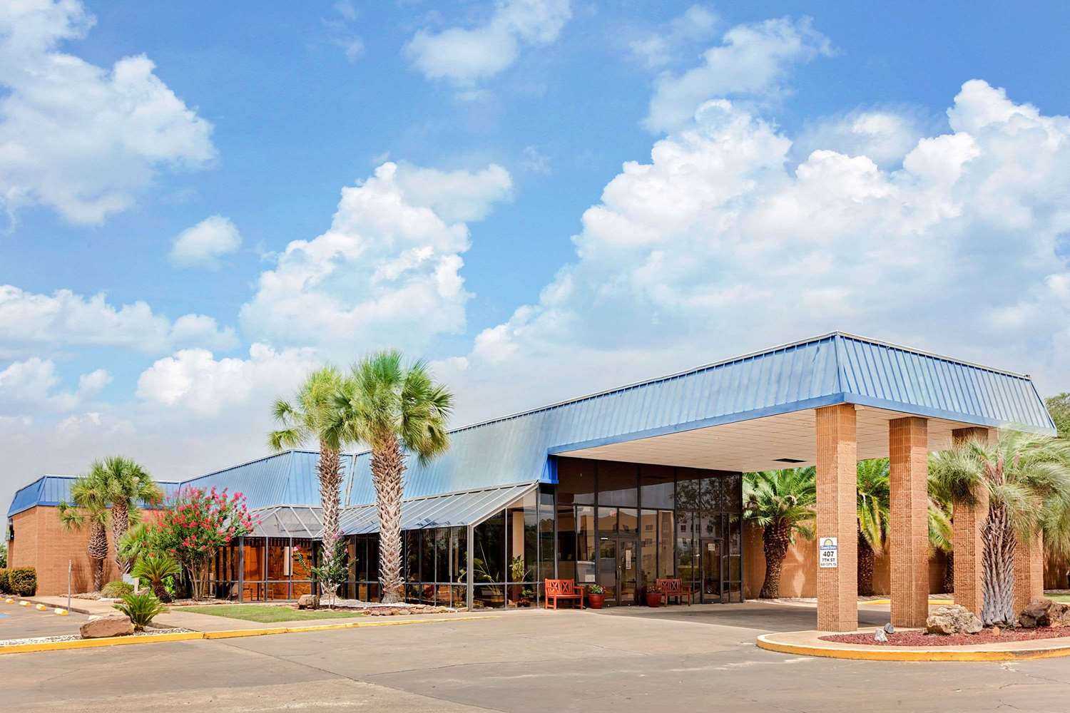 Days Inn by Wyndham Bay City, Bay City, TX