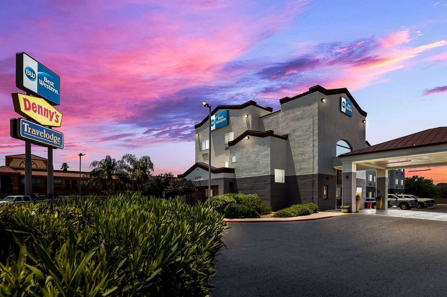 Tucson, AZ 的 Best Western Gold Poppy Inn
