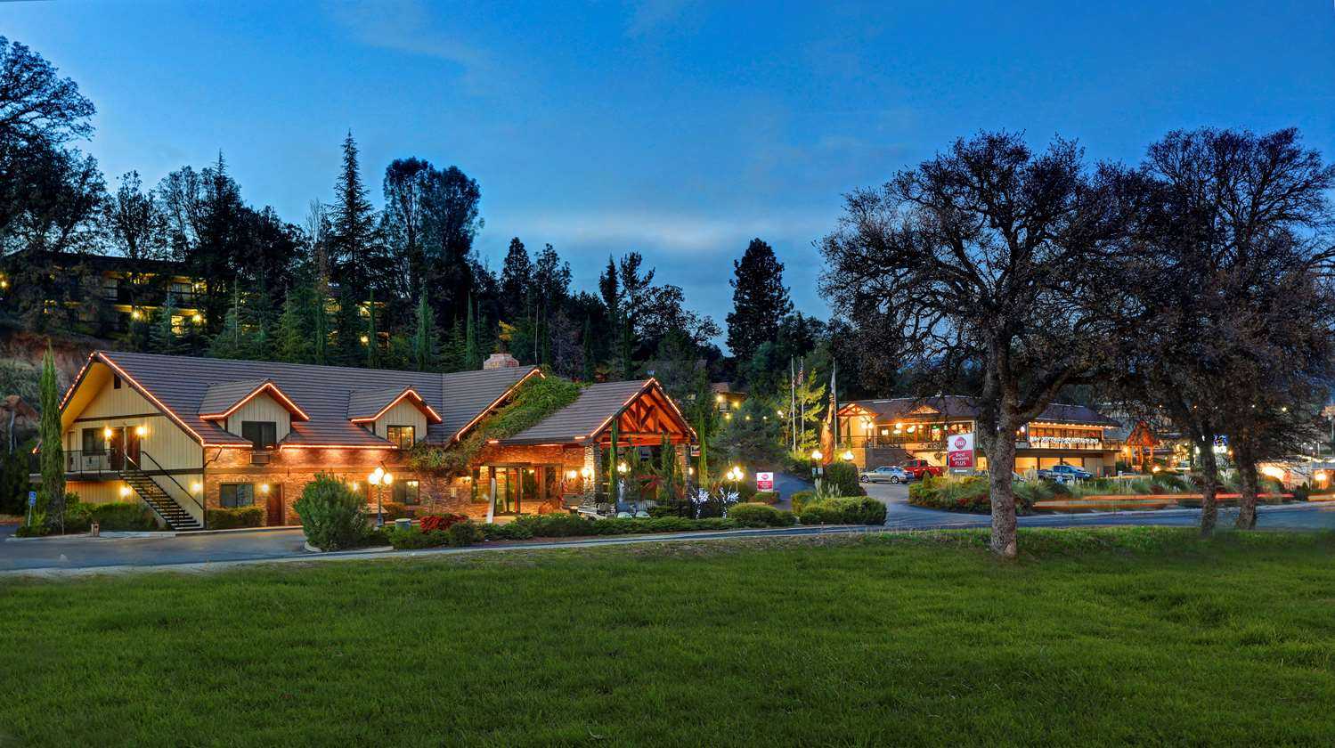 Best Western Plus Yosemite Gateway Inn in Oakhurst, CA