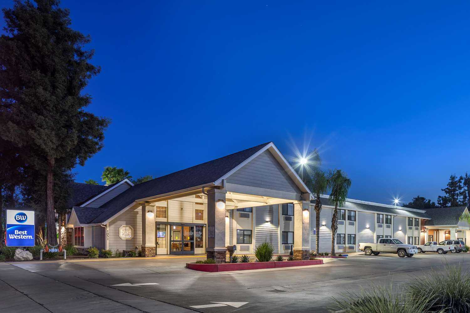 Best Western Town & Country Lodge in Tulare, CA