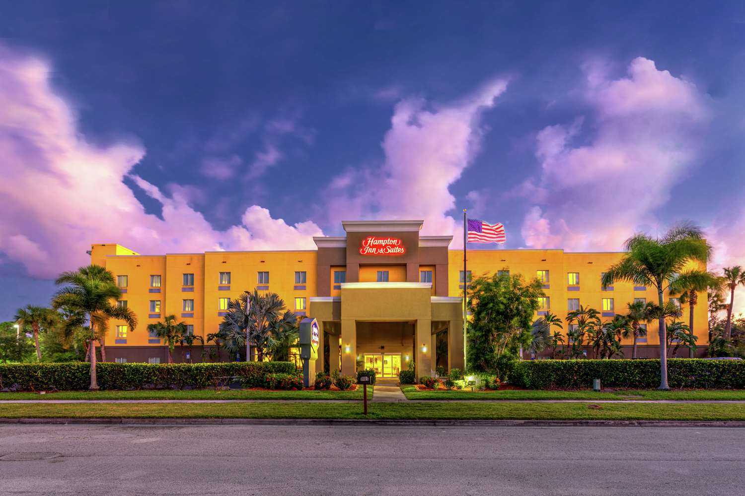 Hampton Inn & Suites Ft. Pierce a Fort Pierce, FL