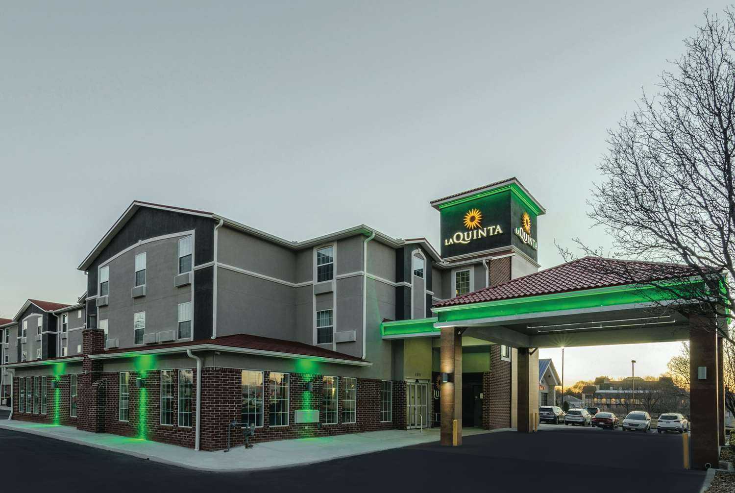 La Quinta Inn & Suites by Wyndham Kansas City Airport a Kansas City, MO