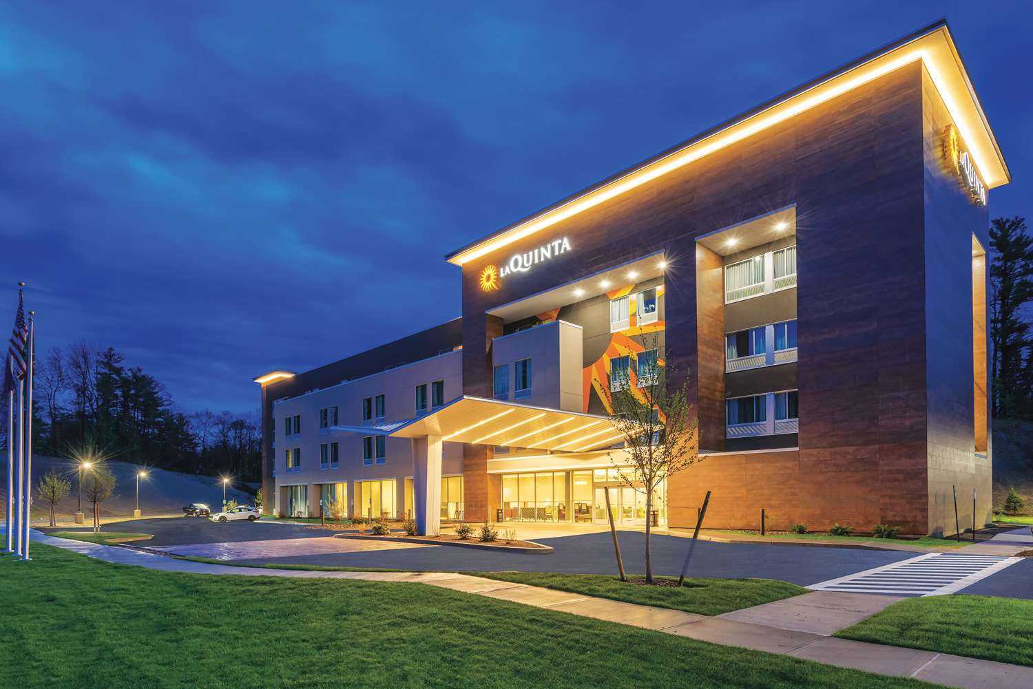 Clifton Park, NY 的 La Quinta Inn & Suites by Wyndham Clifton Park
